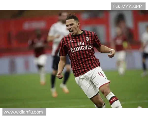 球员转会大潮来袭各大俱乐部布局与引援策略解析